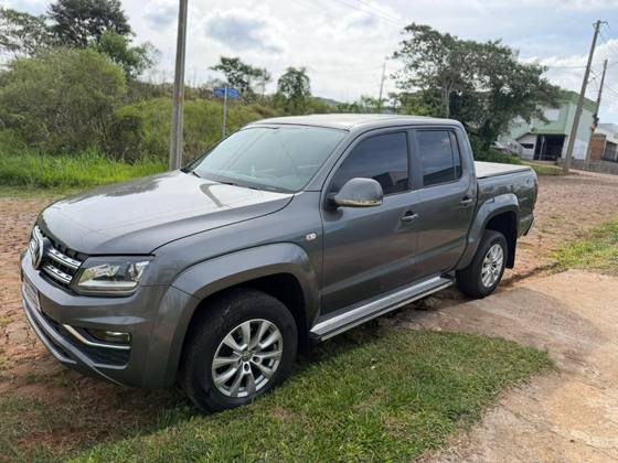 VOLKSWAGEN AMAROK 2.0 HIGHLINE 4X4 CD 16V TURBO INTERCOOLER DIESEL 4P AUTOMÁTICO VOLKSWAGEN AMAROK 2.0 HIGHLINE 4X4 CD 16V TURBO INTERCOOLER DIESEL 4P AUTOMÁTICO